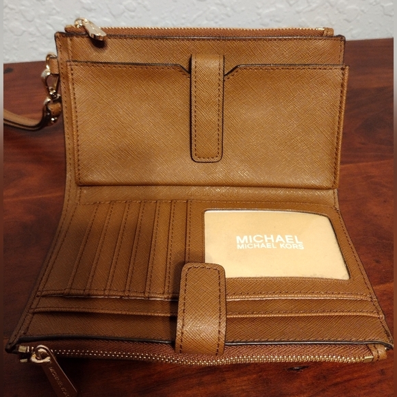 Michael Kors Tan Double Zip Wristlet Luggage - Picture 4 of 9